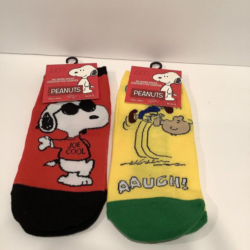 SNOOPY Charlie Brown PEANUTS No Show Socks 2 pairs Woman’s Size 9 to 11 New